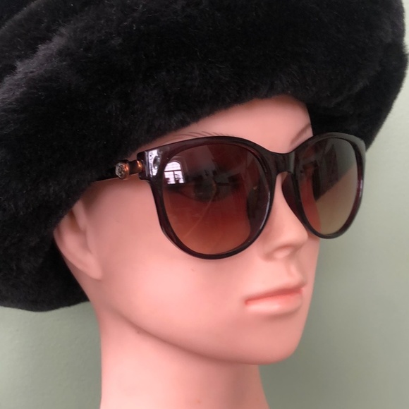 Louis Vuitton Sunglasses - Picture 5 of 10